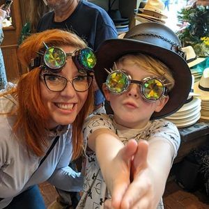 Meet your Posher, Monique